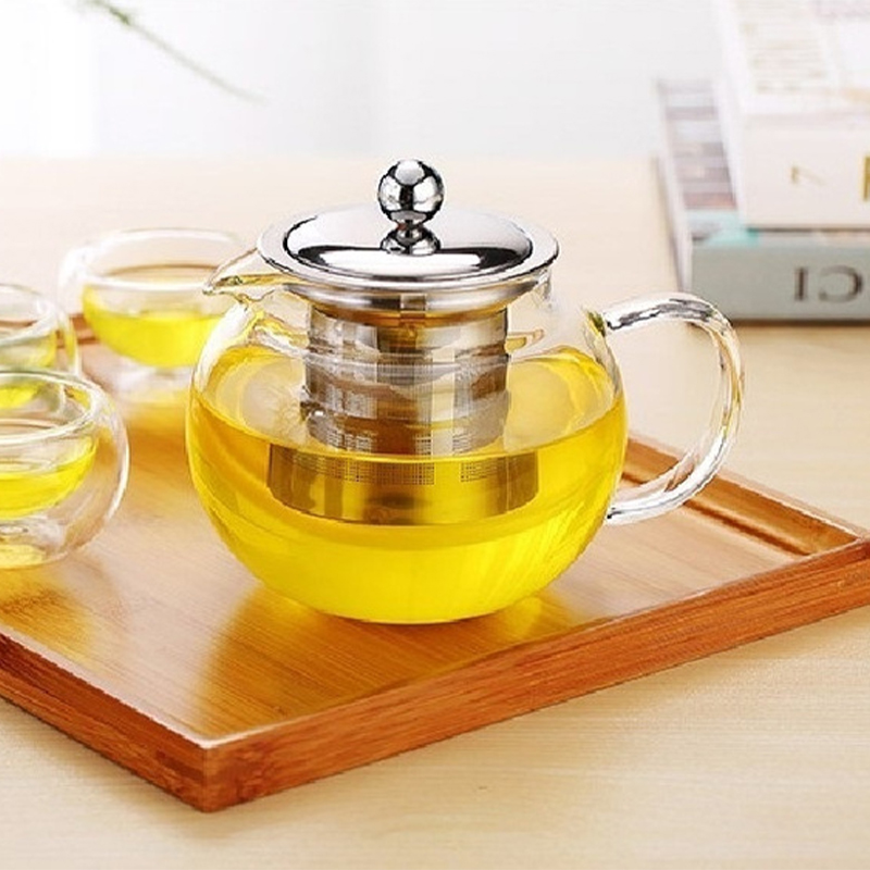 Clear glass teapot with removable filter
